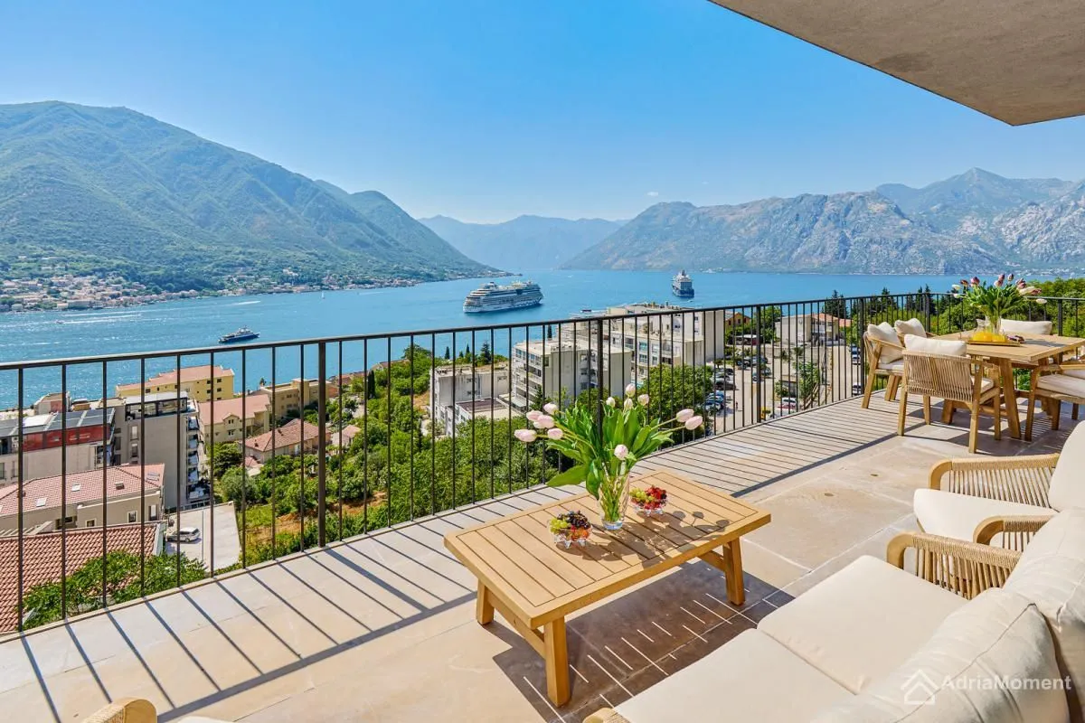 Prodaja, trosoban stan, 158m², Dobrota, Kotor