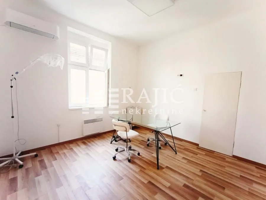 Prodaja, trosoban stan, 54m², Senjak, Beograd