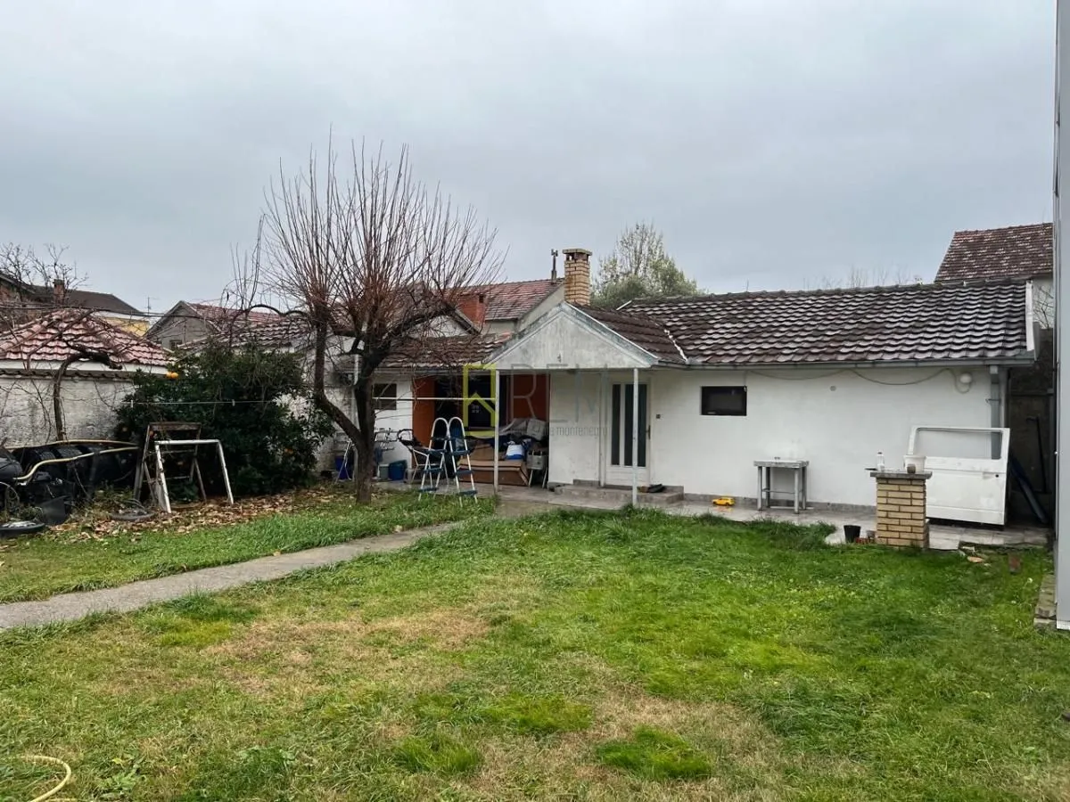 Sale, house, 183m², Tološi, Podgorica