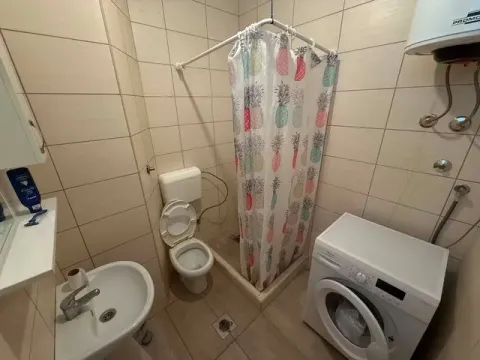 Rent, two bedroom apartment, 60m², Podgorica, Crna Gora - image 8