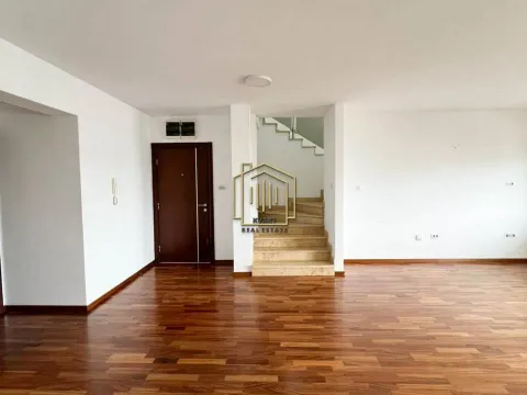 Prodaja, četvorosoban stan, 220m², Preko Morače, Podgorica - image 7