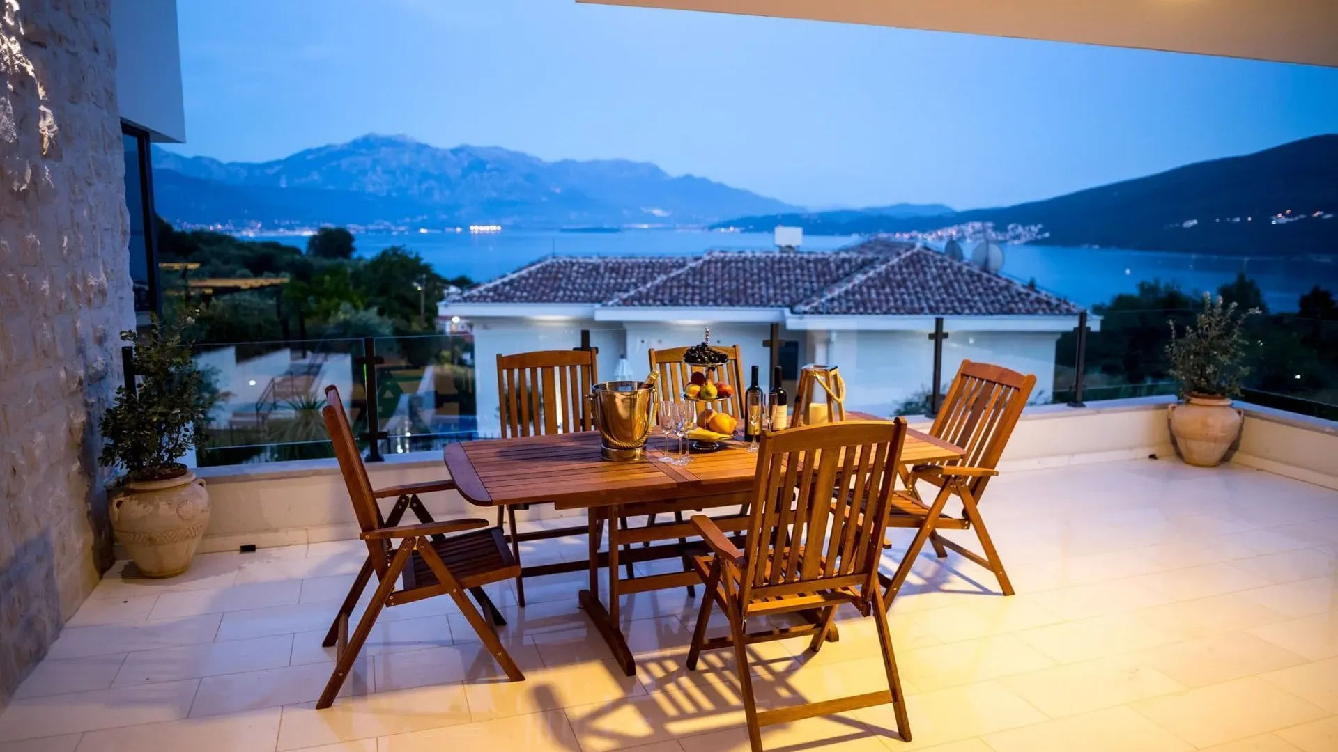 Prodaja, kuća, 360m², Đenovići, Herceg Novi