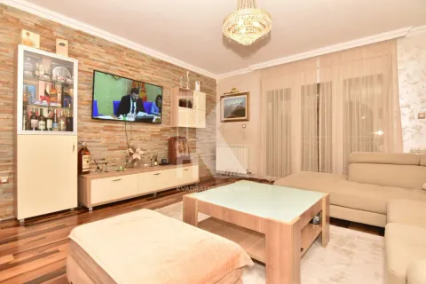 Rent, house, 175m², Vranići, Podgorica - image 3