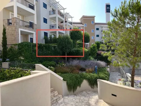 Rent, one bedroom apartment, 83m², Luštica Bay, Tivat - image 1