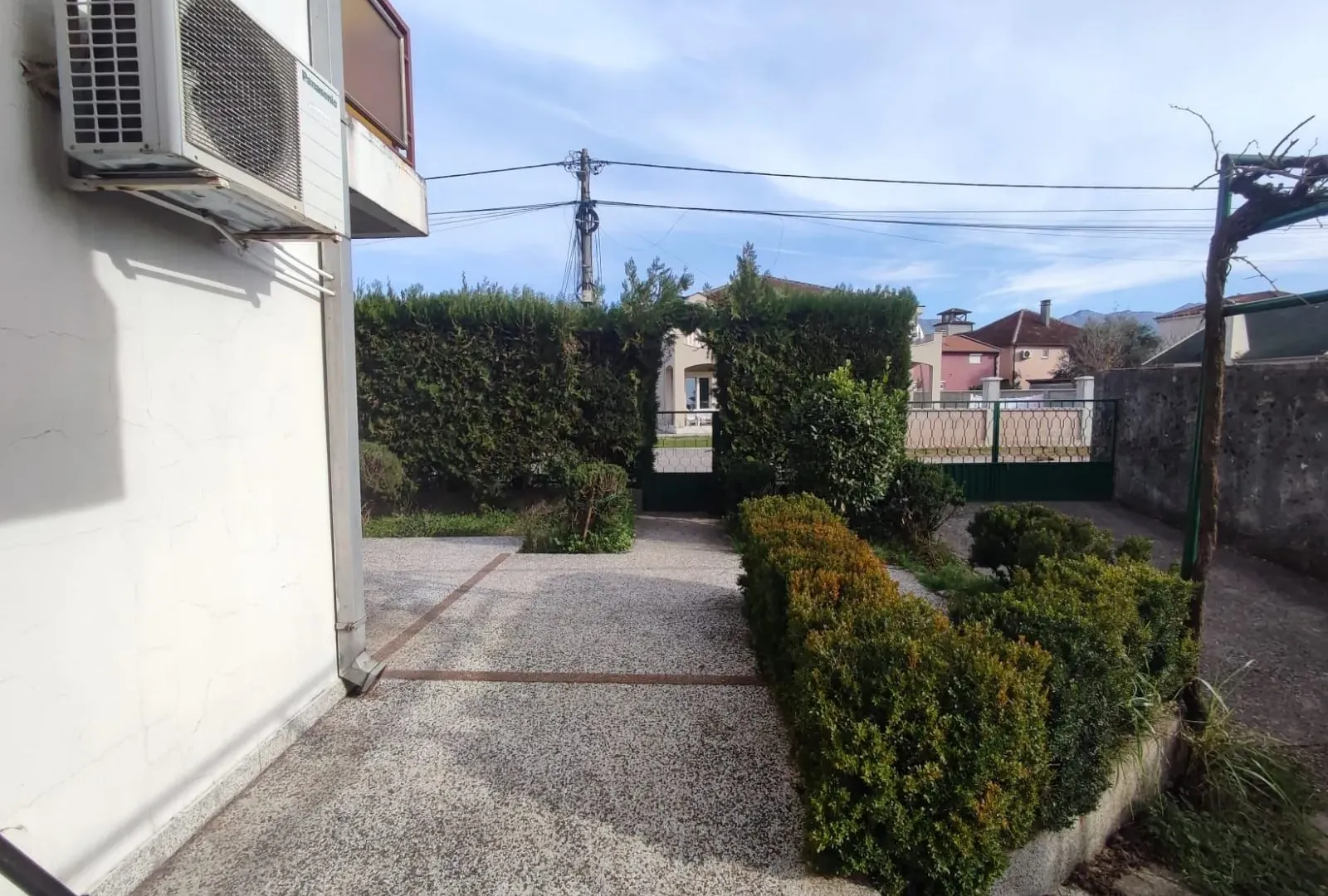Rent, house, 200m², Zagorič, Podgorica