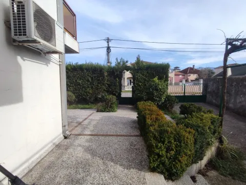 Izdavanje, kuća, 200m², Zagorič, Podgorica - image 12