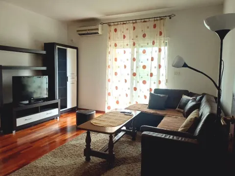 Izdavanje, jednosoban stan, 54m², City Kvart, Podgorica - image 7