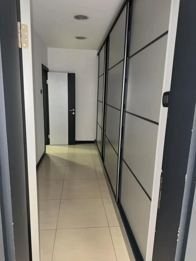 Izdavanje, poslovni prostor, 300m², Cvetkova Pijaca, Zvezdara Sve Podlokacije