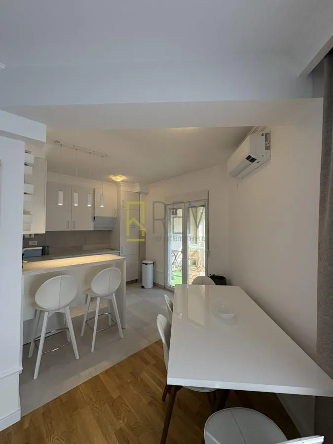 Prodaja, dvosoban stan, 90m², Zabjelo, Podgorica