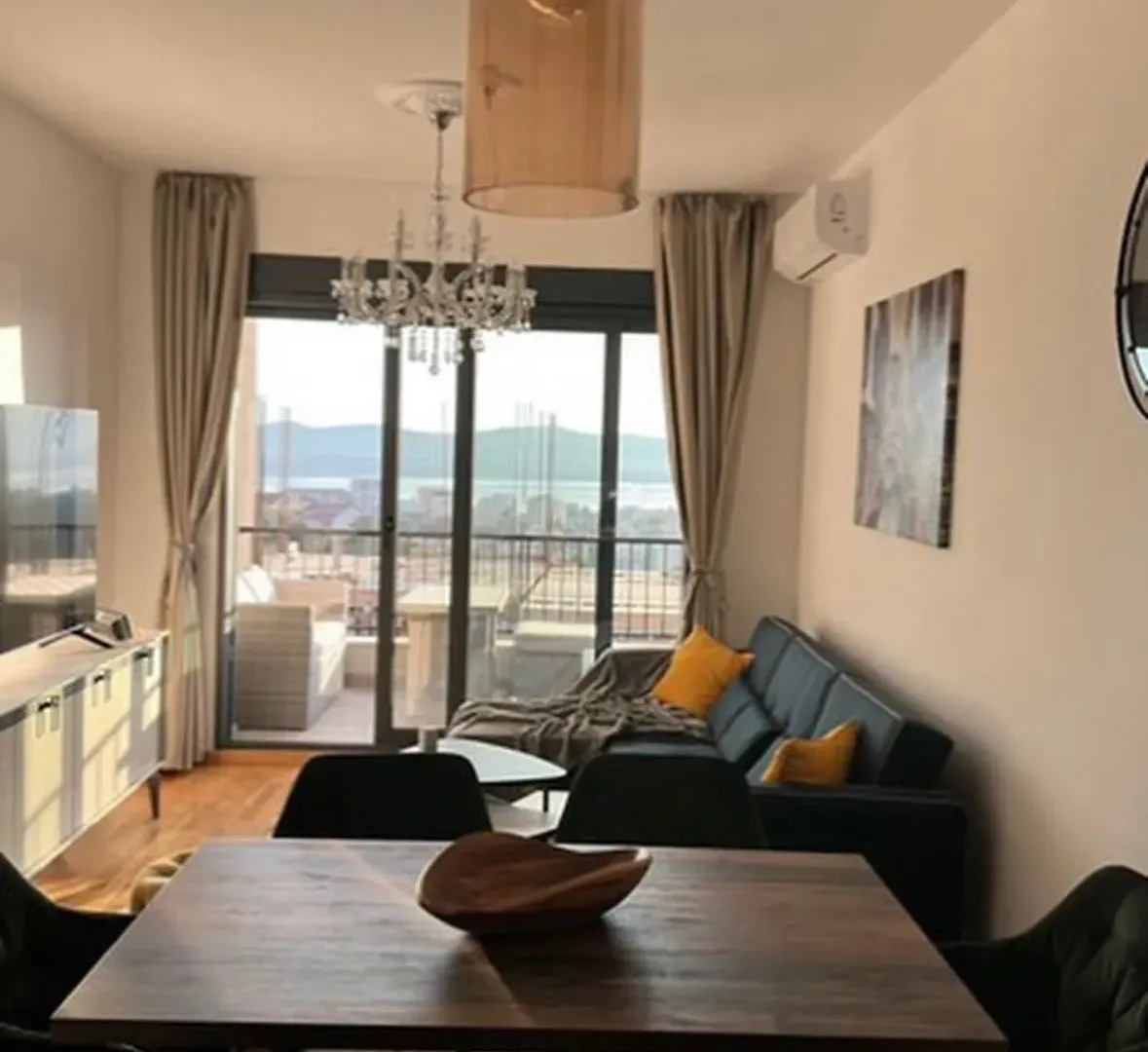 Izdavanje, dvosoban stan, 71m², Mažina, Tivat