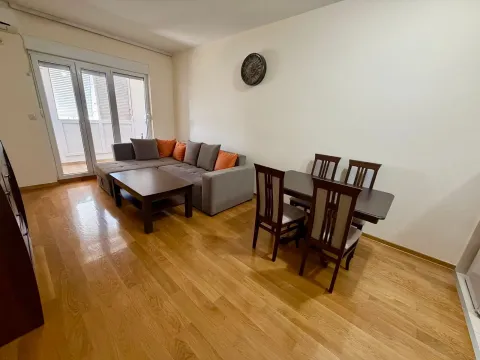 Rent, one bedroom apartment, 47m², Blok 6, Podgorica - image 2