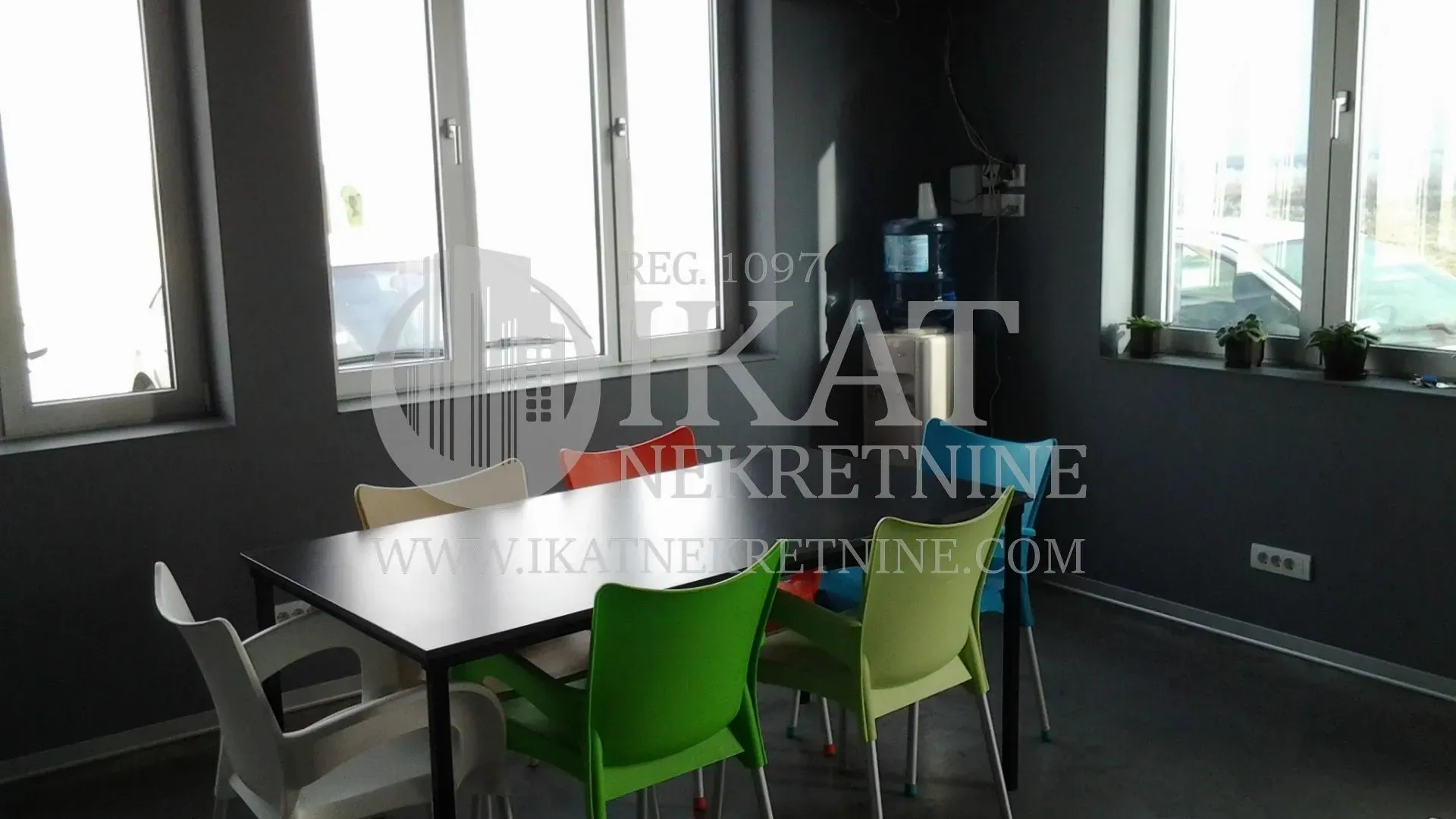 Sale, office space, 1045m², Karlovčić, Pećinci