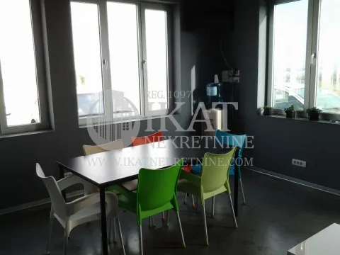 Sale, office space, 1045m², Karlovčić, Pećinci - image 11