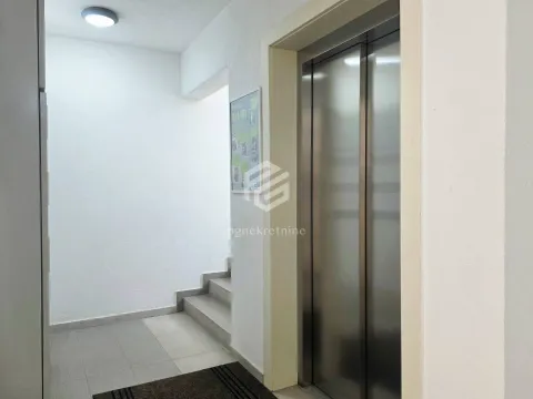 Rent, one bedroom apartment, 47m², City Kej, Podgorica - image 13