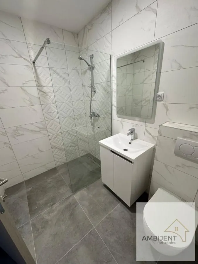 Prodaja, trosoban stan, 67m², Centar, Stara Pazova