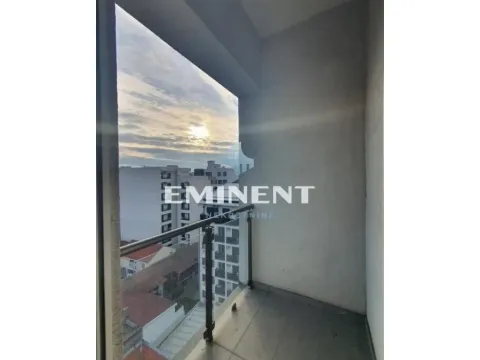 Izdavanje, trosoban stan, 76m², Đeram Pijaca, Beograd - image 3