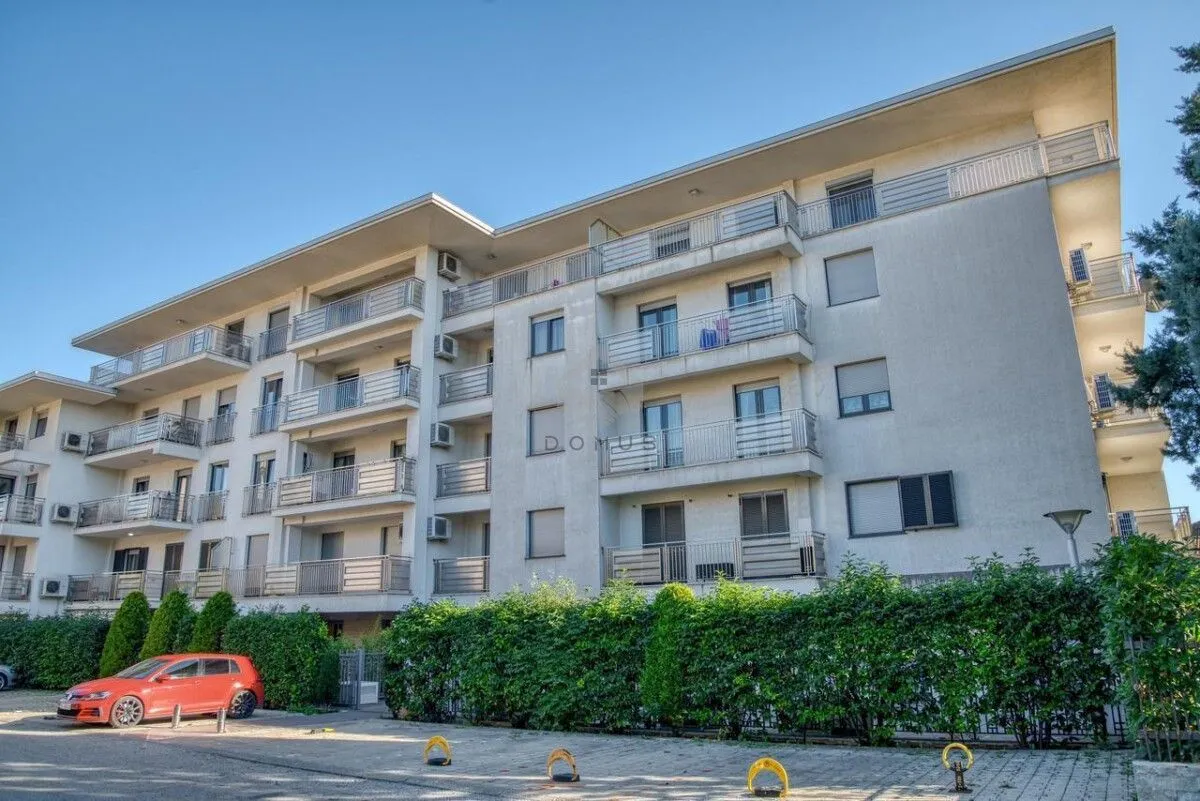 Prodaja, dvosoban stan, 90m², Gorica C, Podgorica