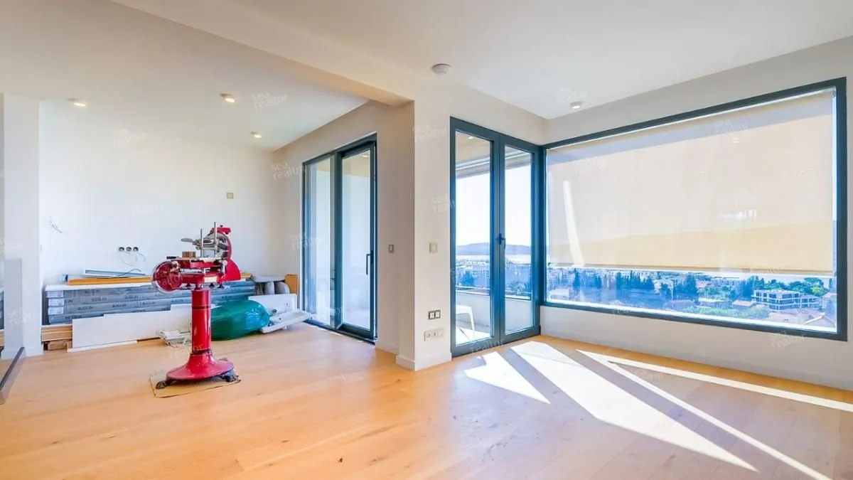 Prodaja, dvosoban stan, 100m², Tivat, Crna Gora