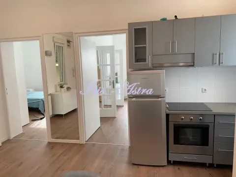 Rent, two bedroom apartment, 56m², Slavija, Vračar Sve Podlokacije - image 5