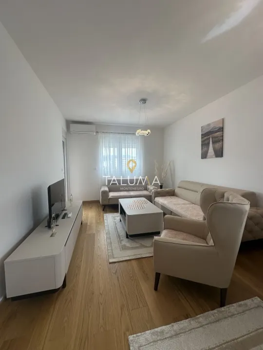 Rent, two bedroom apartment, 71m², City Kvart, Podgorica