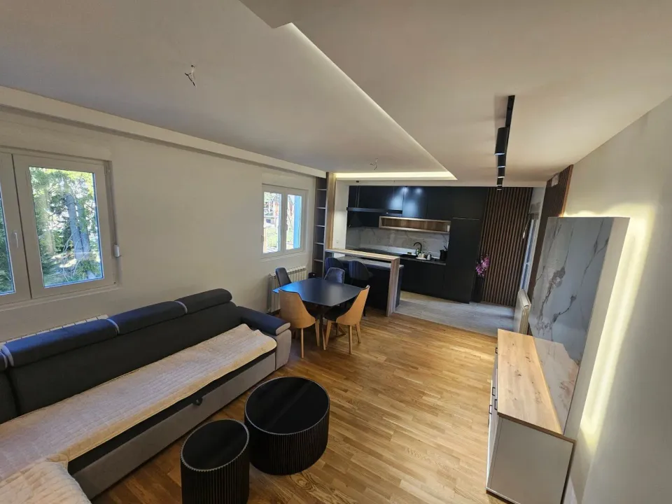 Rent, two bedroom apartment, 78m², Centar, Žabljak
