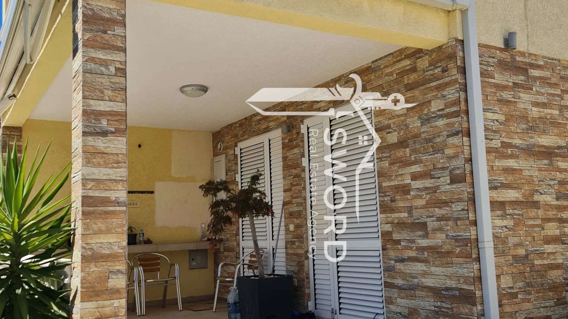 Prodaja, kuća, 290m², Dubrava, Bar