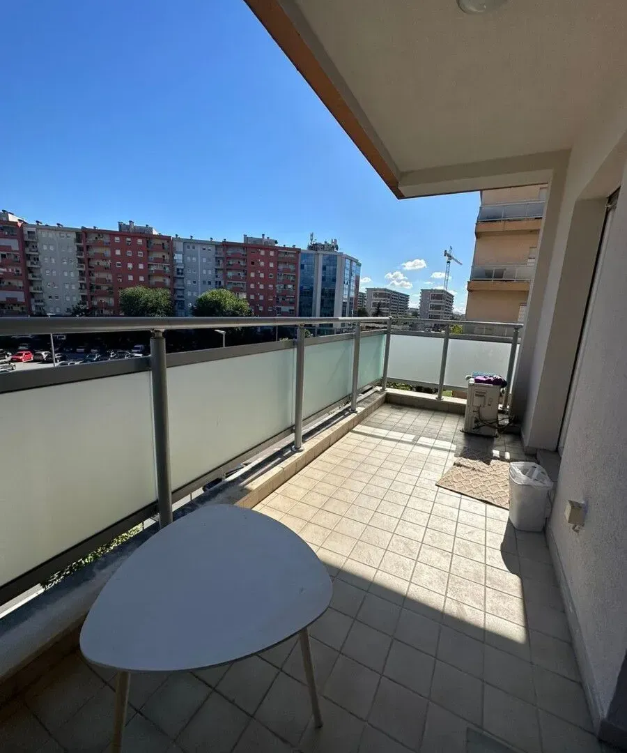 Izdavanje, jednosoban stan, 50m², City Kvart, Podgorica