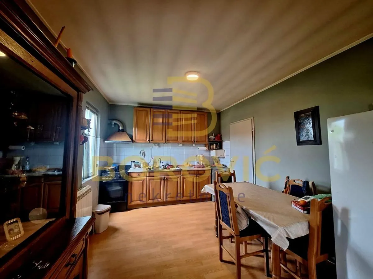 Sale, house, 259m², Voždovac Sve Podlokacije, Beograd