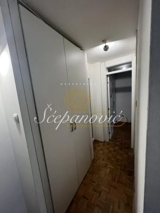Prodaja, dvosoban stan, 61m², Bulevar Oslobodjenja, Novi Sad Sve Podlokacije