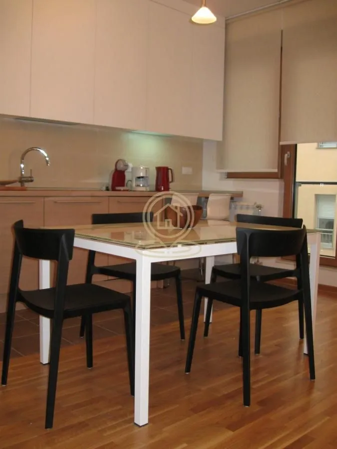 Rent, two bedroom apartment, 60m², Kalenić Pijaca, Vračar Sve Podlokacije