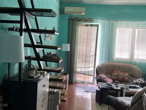 Izdavanje, dvosoban stan, 55m2, Kanarevo Brdo, Beograd Izdavanje, dvosoban stan, 55m2, Kanarevo Brdo, Beograd