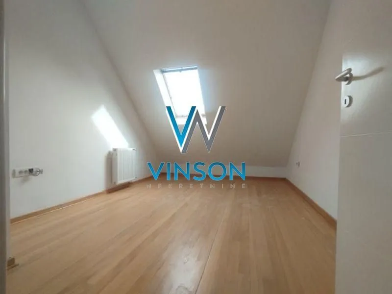 Prodaja, četvorosoban stan, 136m², Centar, Novi Sad