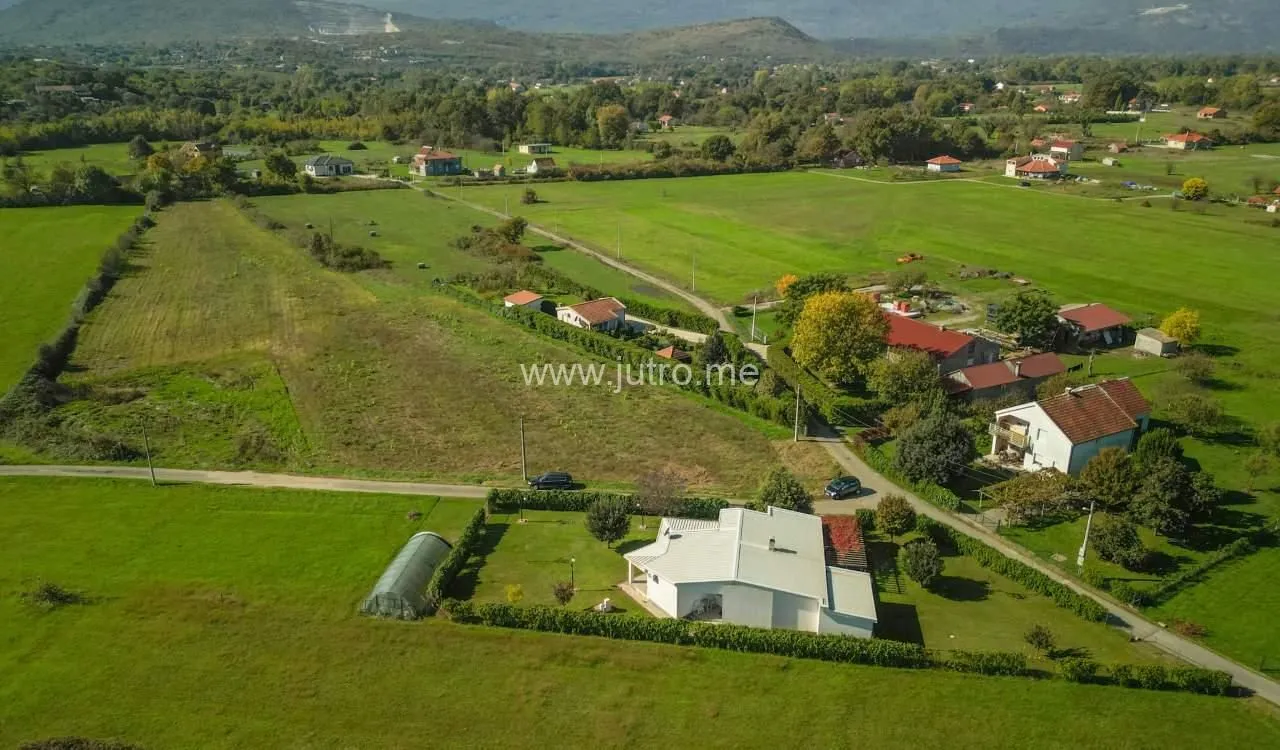 Rent, house, 200m², Spuž, Danilovgrad