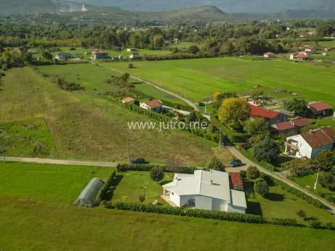 Rent, house, 200m², Gorica, Danilovgrad - image 35