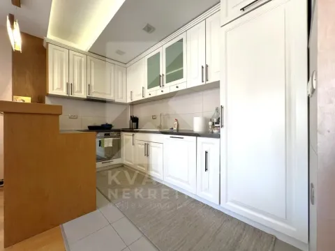 Prodaja, trosoban stan, 100m², 1 maj, Podgorica - image 6