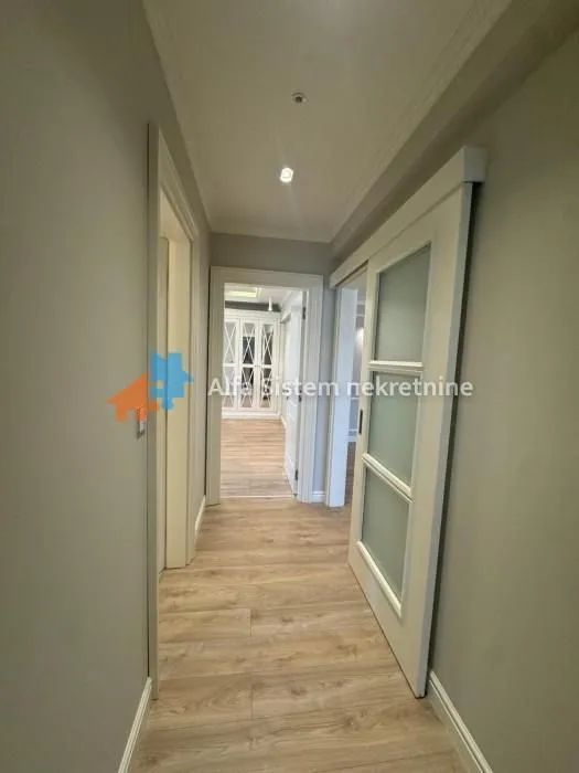 Izdavanje, stan, 215m², Savski Venac, Beograd