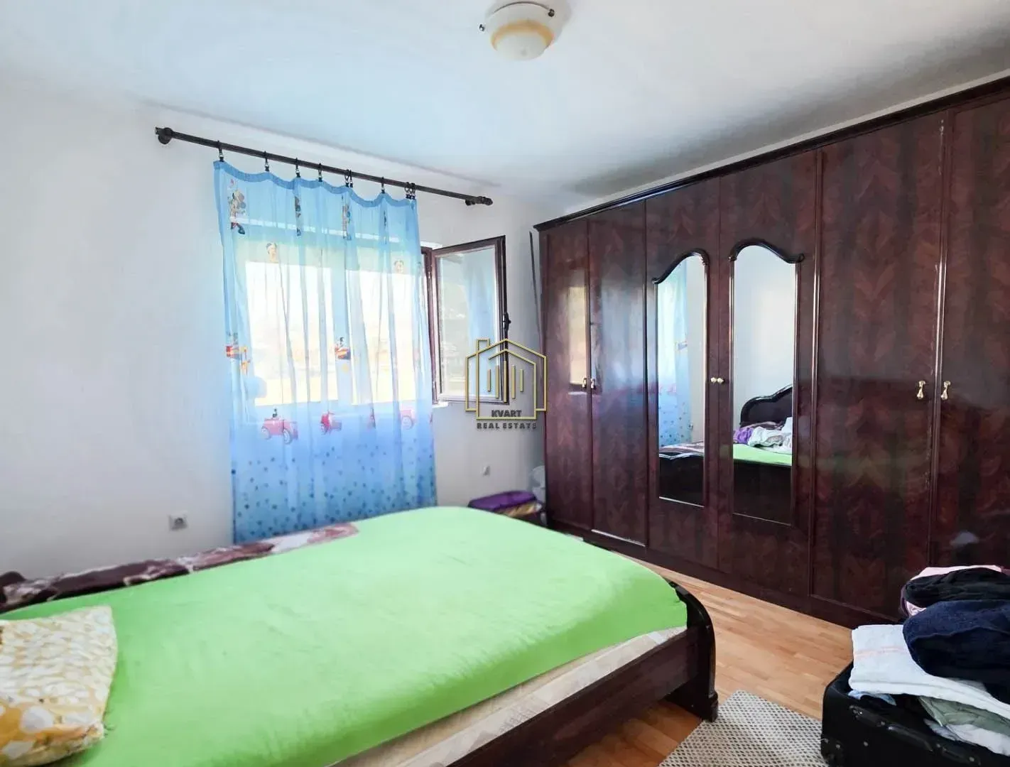 Prodaja, kuća, 350m², Zlatica, Podgorica