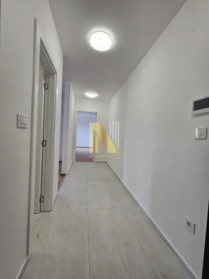 Prodaja, trosoban stan, 83m², Bulevar patrijarha Pavla, Novi Sad Sve Podlokacije
