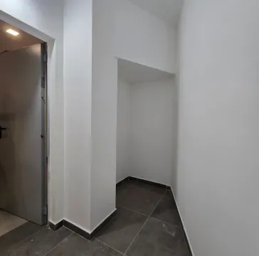 Prodaja, jednosoban stan, 40m², Central Point, Podgorica - image 11