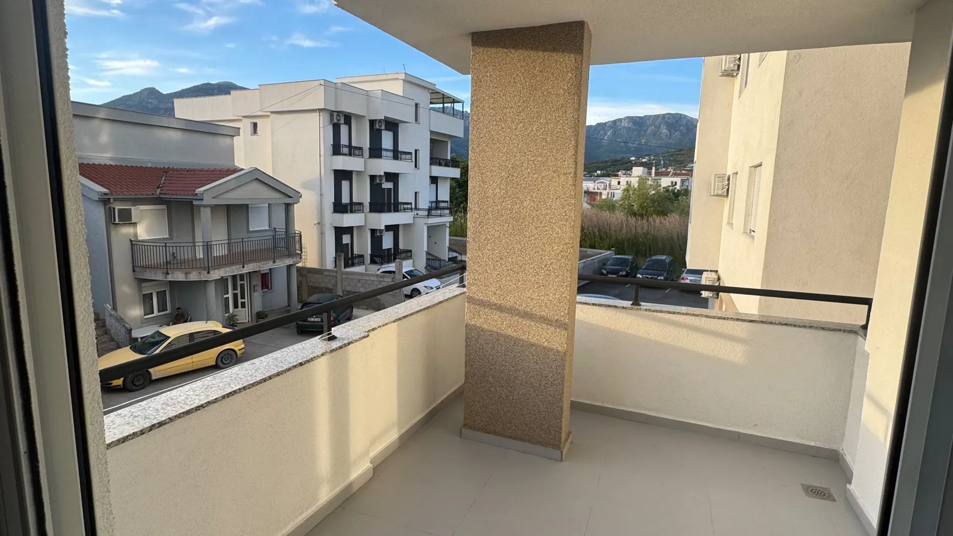 Rent, three bedroom apartment, 75m², Bjeliši, Bar