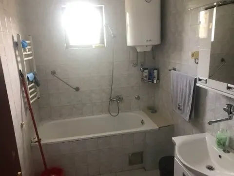 Rent, house, 200m², Voždovac Sve Podlokacije, Beograd - image 8