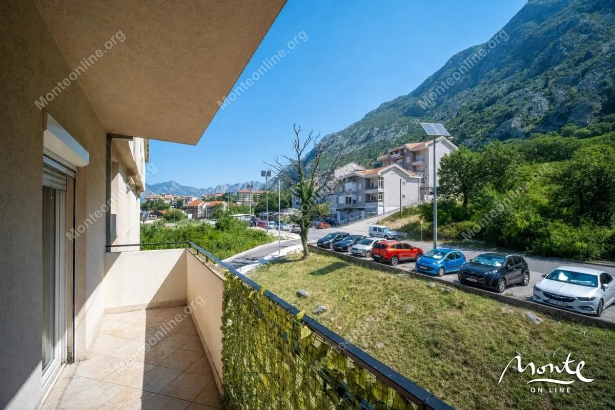 Sale, three bedroom apartment, 88m², Dobrota, Kotor