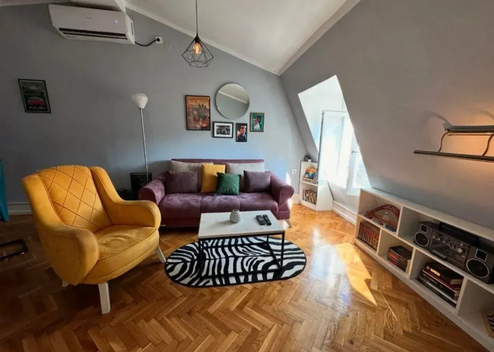 Izdavanje, jednosoban stan, 50m², Centar, Cetinje