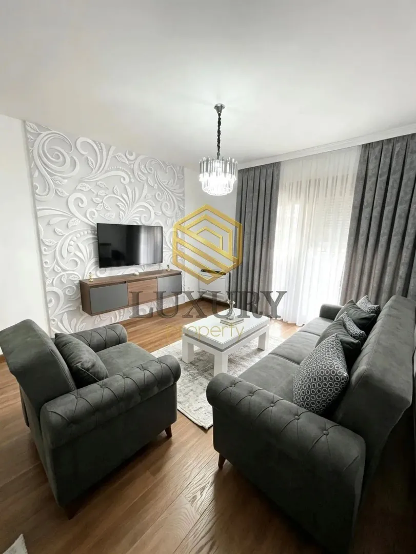 Izdavanje, dvosoban stan, 69m², Master Kvart, Podgorica