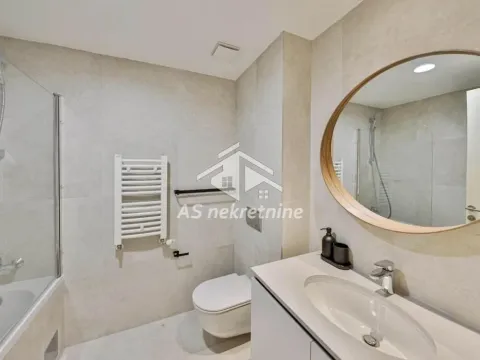 Izdavanje, trosoban stan, 89m², Savski Venac, Beograd - image 20