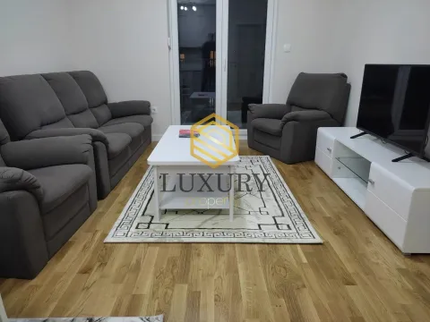 Izdavanje, jednosoban stan, 40m², Pobrežje, Podgorica - image 1