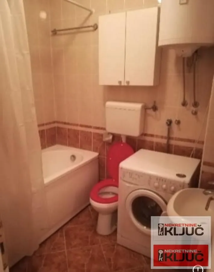 Izdavanje, jednosoban stan, 40m², Grbavica, Novi Sad Sve Podlokacije