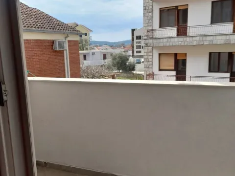 Rent, two bedroom apartment, 51m², Kalimanj, Tivat - image 10