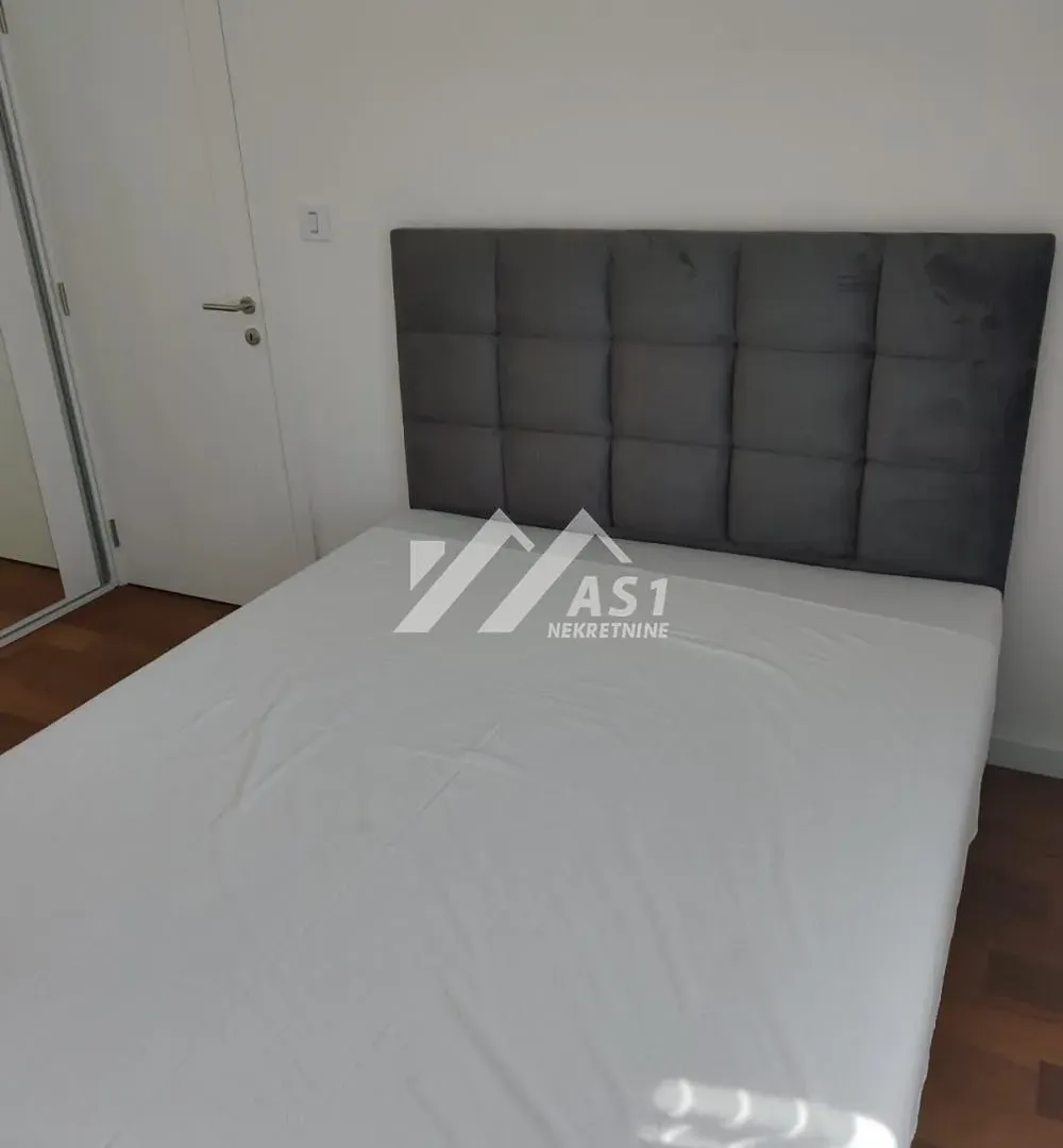 Izdavanje, jednosoban stan, 38m², Rotkvarija, Novi Sad Sve Podlokacije