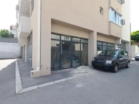 Prodaja, poslovni prostor, 171m², Čukarica, Beograd - image 7